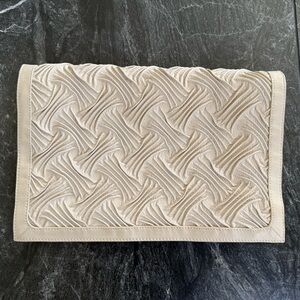 Isabella Fiore Elegant Cream Quilted Clutch